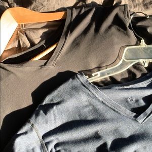 Blue and black V neck lulu 5yr Ts